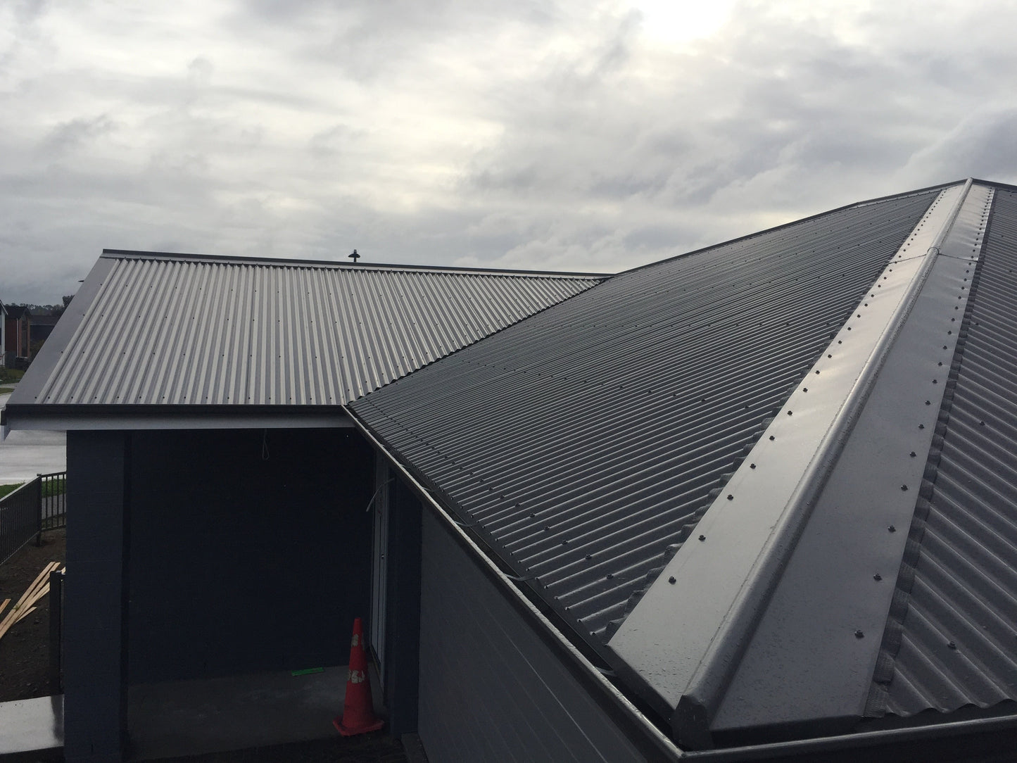 Greyfriars AND Ironsand Roofing Iron Sheets 5.4m long x 850mm wide - For all general roofing/cladding/fencing etc W1